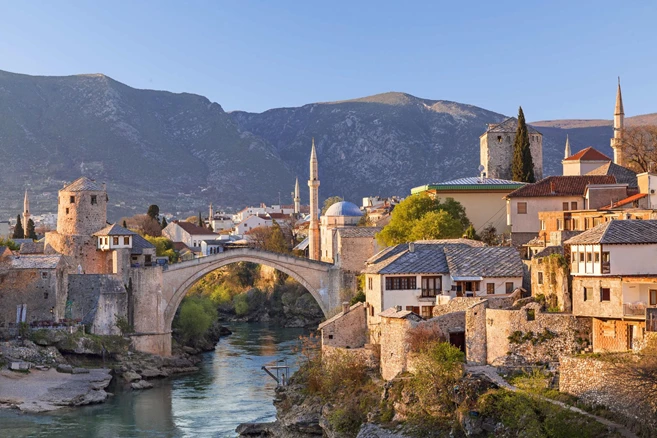 Mostar, Croacia con Montenegro
