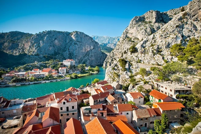 Omis, Crucero Croacia