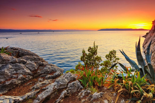 Atardecer en la costa del sur de Corcega