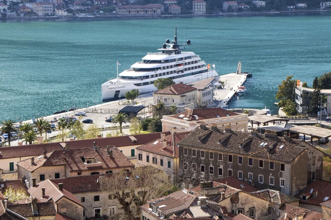 Crucero premium Emerald Azzura