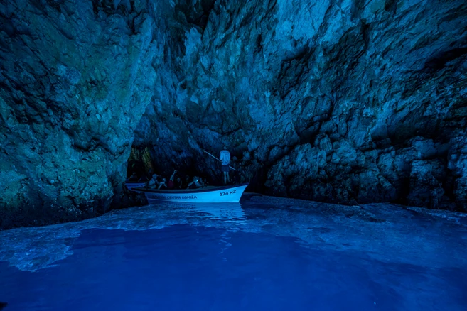 Excursión a la cueva azul de Bisevo