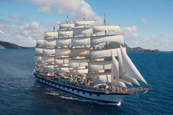 Sailing the sea with Royal Clipper
