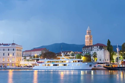 Crucero de lujo superior Croacia impresionante desde Opatija
