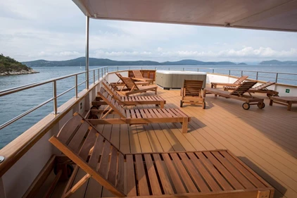 Equator sun deck