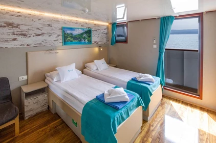 My Way main deck cabin