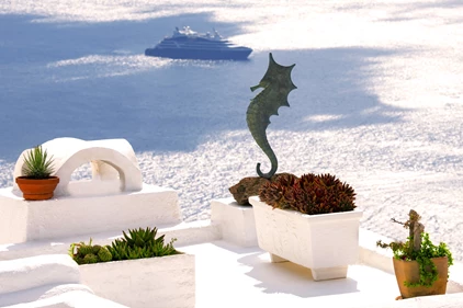 Le laperouse en Santorini