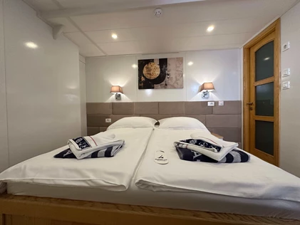 Elixir double cabin